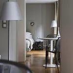 Nell 4* Paris