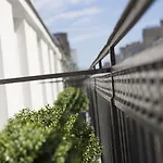 Nell Aparthotel Paris