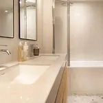 Nell Aparthotel Paris
