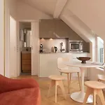 Nell Aparthotel 4*