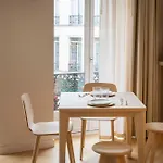 Nell Aparthotel 4*